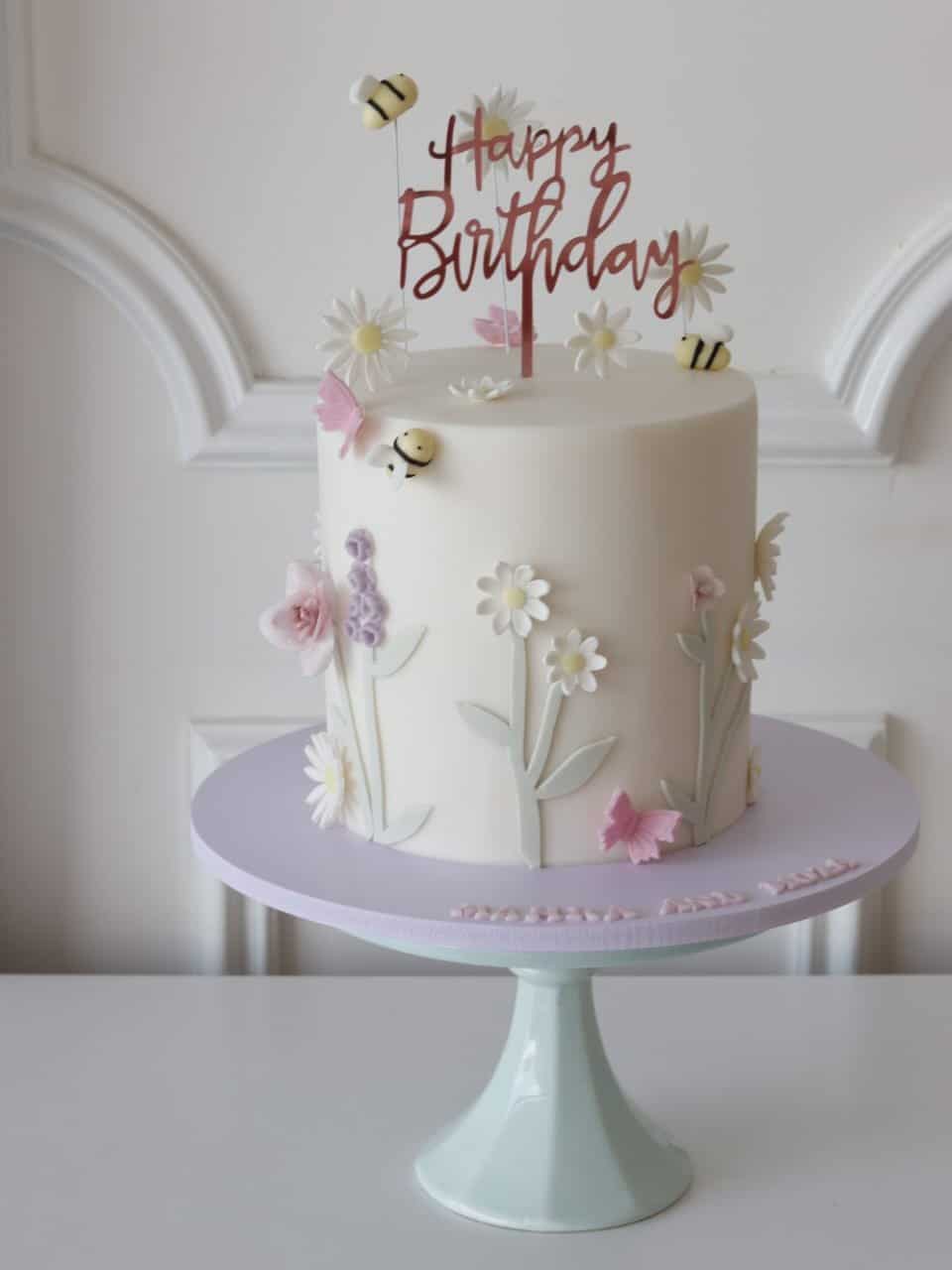 Blossom-Bee-Garden-Cake-2.5kg-550-AED-3kg-650-AED-.jpeg Blossom Bee Garden Cake - Image 1
