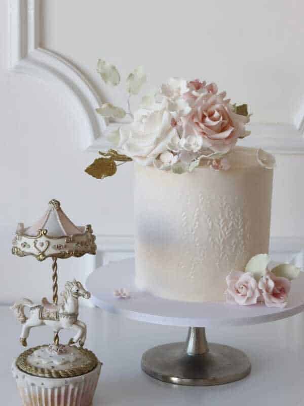 Floral-Elegance-Cake2.5kg-550-AED3kg-650-AED.jpeg Floral Elegance Cake - Image 1