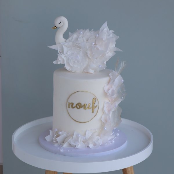 Square-1-6.jpg Swan Bliss cake - Image 1