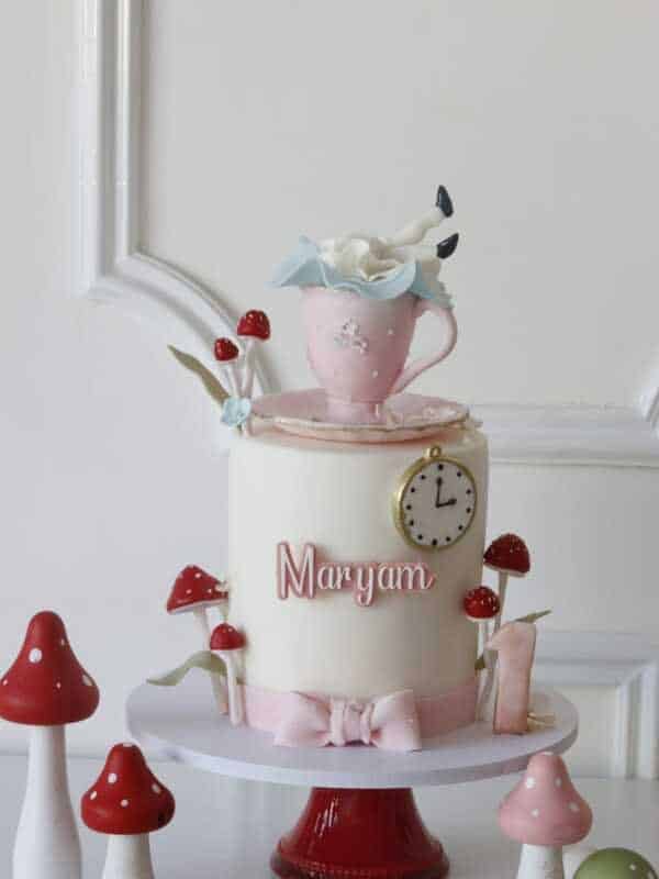 wonderland-cake2.5kg-550-AED3kg-650-AED.jpeg Wonderland Cake - Image 1